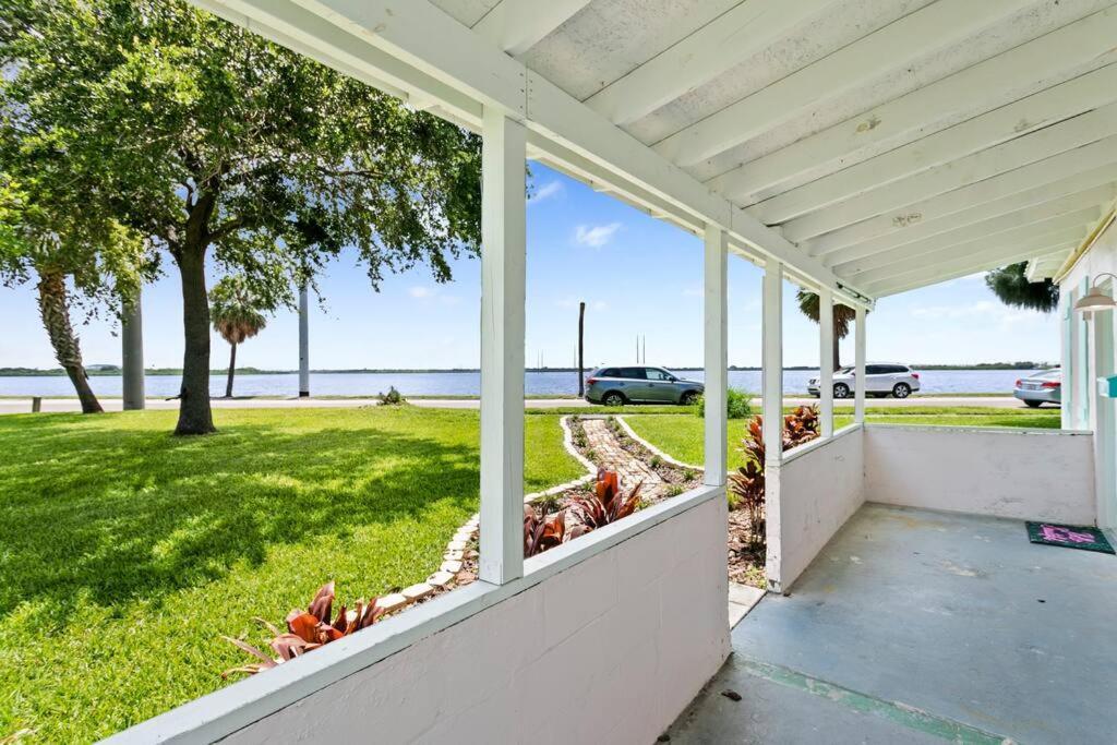 Deco Drive Waterfront 1Bed Apartment On The Bay Tampa Exterior photo